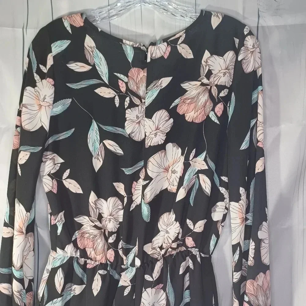 Decree bell sleeve boho floral tie front romper